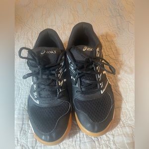 ASICS Upcourt 4 Volleyball shoes size 9.5